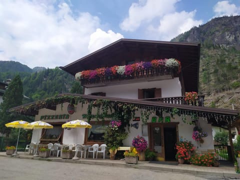 Pizzeria Marmolada Camere Bed and Breakfast in Trentino-South Tyrol