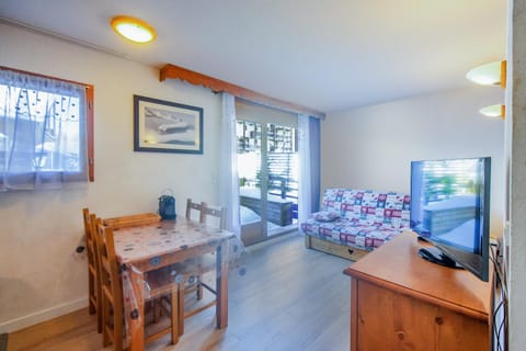 Kitchen or kitchenette, Seating area