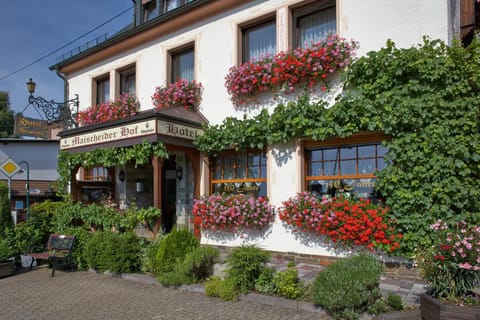 Property building, Day