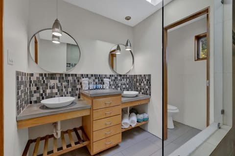 Bathroom, Bath