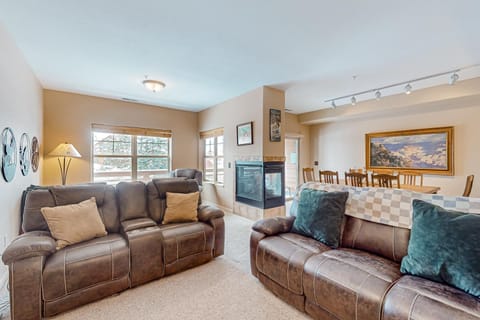 Mountain Vista Apartment in Fraser