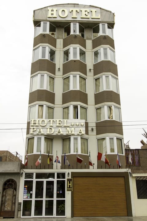 Facade/entrance