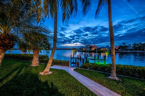 Sunset Cove House in North Naples