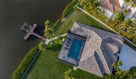 Sunset Cove House in North Naples