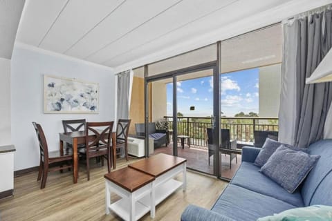 View (from property/room), Balcony/Terrace, Living room, Seating area, Dining area