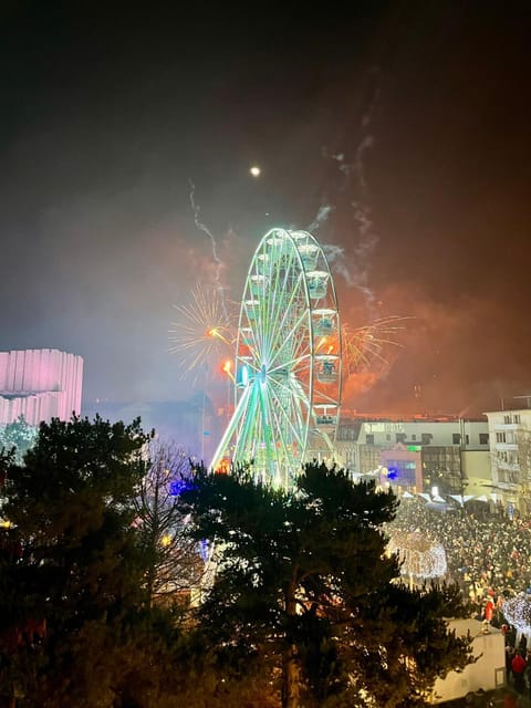 Night, People, Natural landscape, View (from property/room), Evening entertainment, Evening entertainment, City view, Street view, Entertainment, Entertainment