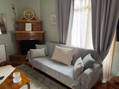 Living room, Seating area, fireplace