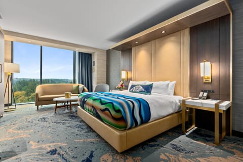 Bed, Photo of the whole room, Seating area, Bedroom