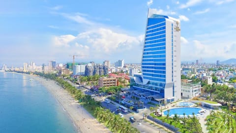 Property building, Nearby landmark, Day, Natural landscape, Bird's eye view, Beach, City view, Pool view, Sea view, Swimming pool