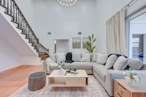 Exciting Valrico Villa with Private Pool and Game Room Villa in Brandon