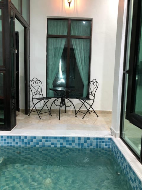 Pool view, Swimming pool