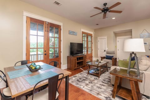 Cherokee Farms Flat - New Listing in Habersham Apartment in Beaufort