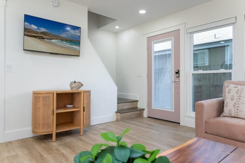 Be A Nomad 2 br Close to the Beach Apartment in Jacksonville Beach