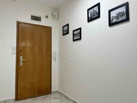 The white suite Apartment in Sofia