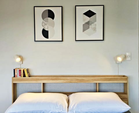 Property building, Restaurant/places to eat, Bed, View (from property/room), View (from property/room), Bedroom, City view, City view, Swimming pool