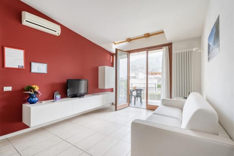 Living room, Seating area, air conditioner