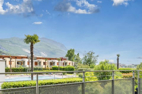 Property building, Day, Balcony/Terrace, Mountain view