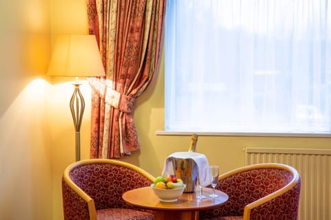 Tiverton Hotel Lounge & Venue Hotel in Tiverton