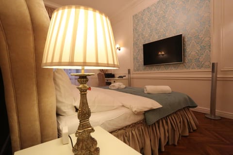 TV and multimedia, Decorative detail, Bedroom