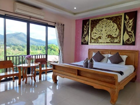 Bed, Natural landscape, Photo of the whole room, Seating area, Dining area, Mountain view