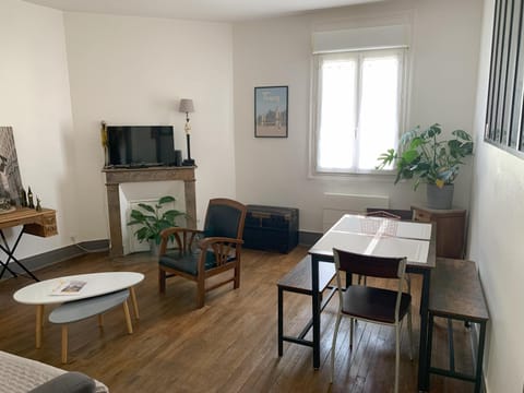 Communal lounge/ TV room, TV and multimedia, Living room, Seating area