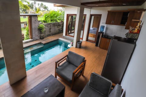 Patio, View (from property/room), Balcony/Terrace, Living room, Seating area, Dining area, Pool view, Swimming pool, sunbed