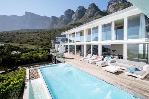 Property building, Balcony/Terrace, Mountain view, Swimming pool, sunbed