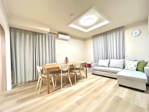 Living room, Dining area, air conditioner