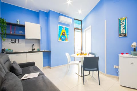 Kitchen or kitchenette, Living room, Seating area