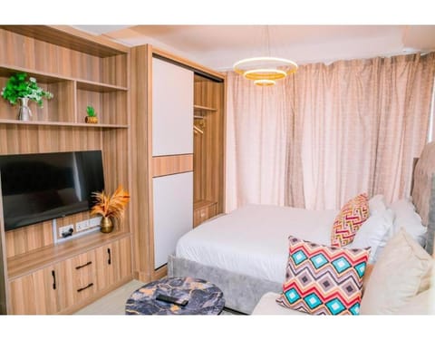 Bed, TV and multimedia, Decorative detail, Bedroom, wardrobe
