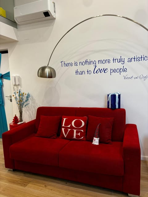 Living room, Text overlay