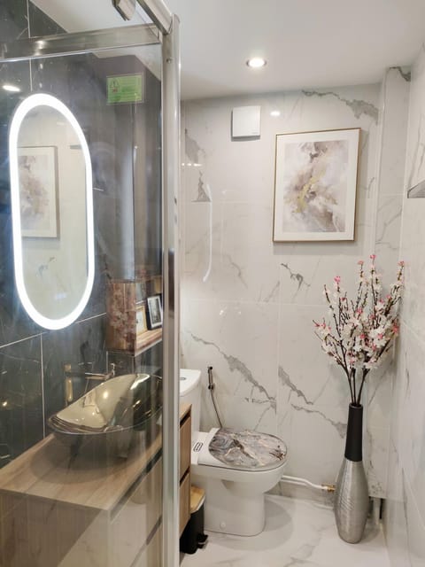 Shower, Toilet, Bathroom