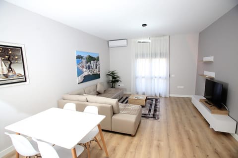 Living room, Diving