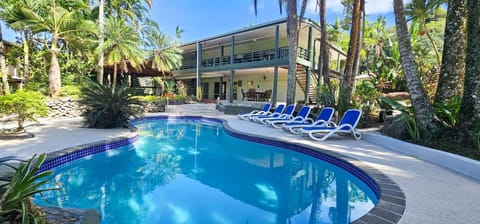 Patio, Day, Garden, Garden view, Pool view, Swimming pool, sunbed