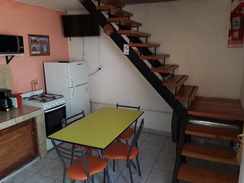 Kitchen or kitchenette, Living room, Seating area, Dining area, minibar, pet friendly, stove