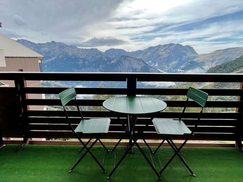 Appartement 2 pièces pour 5 pers. à L'Alpe d'Huez, proche commerces et télécabine, animaux admis - FR-1-405-346 Cabin in Huez