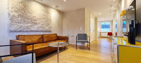 Communal lounge/ TV room, Living room, Seating area