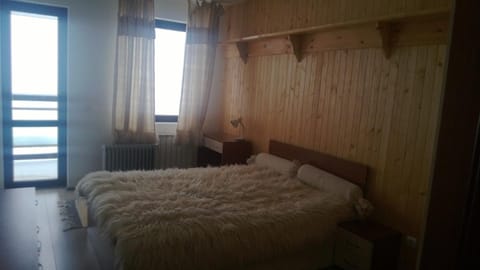 Day, Photo of the whole room