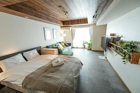 Bed, Living room