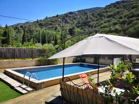 Au goût du miel. Luberon-Provence. House in Provence-Alpes-Côte d'Azur