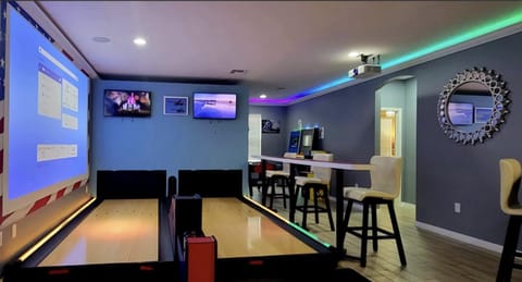 Beyond Bowling House Pool Theater & Fun for 34 House in Four Corners