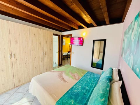 Palm Beach Desenzano Central Apartment with balcony Apartment in Desenzano del Garda