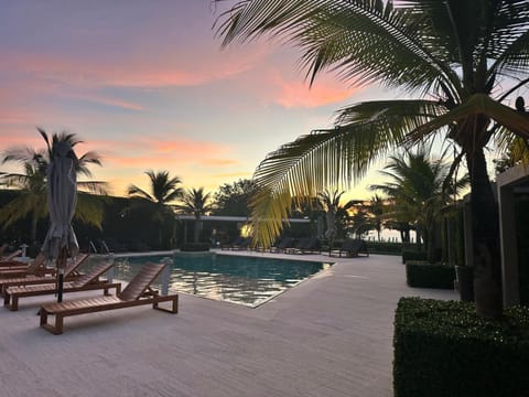 Swimming pool, Sunset, sunbed