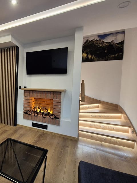 TV and multimedia, Living room, fireplace, fireplace