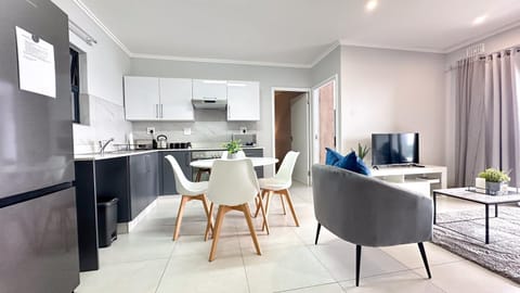 TV and multimedia, Kitchen or kitchenette, Seating area, Dining area, minibar, pet friendly, stove
