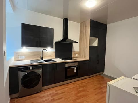 oven, washing machine, kitchen