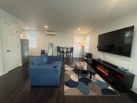 Communal lounge/ TV room, Living room