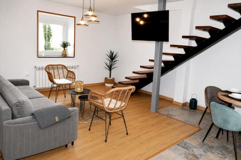 TV and multimedia, Living room, Dining area