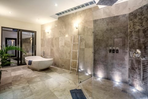 Shower, Toilet, Bathroom, Bath