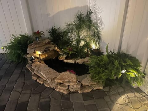 The Tiny Cottage in the Springs/ Central FL Chalet in Altamonte Springs